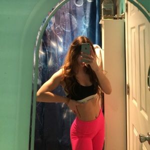 Bright pink Victoria Sport leggings
